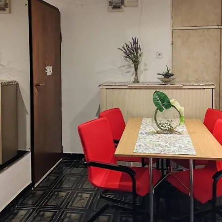 Parklake 4 With 6 Beds Accomodates 9 People Entire * Bucharest