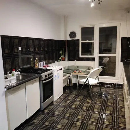 Parklake 4 With 6 Beds Accomodates 9 People Entire Bucharest