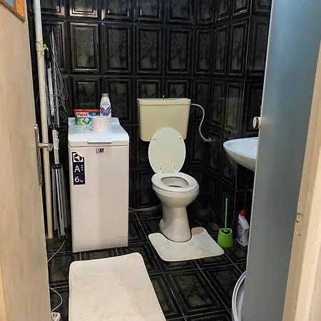 Parklake 4 With 6 Beds Accomodates 9 People Entire * بوخارست