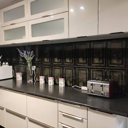 Parklake 4 With 6 Beds Accomodates 9 People Entire شقة
