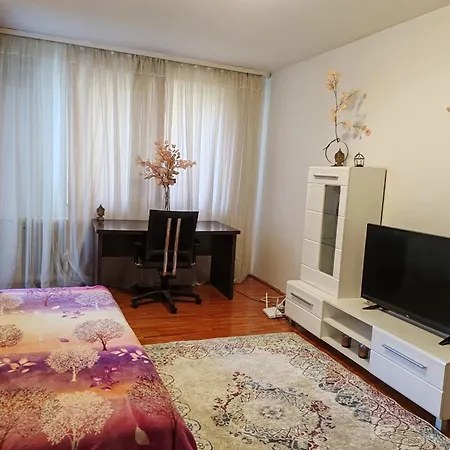 Parklake 4 With 6 Beds Accomodates 9 People Entire Бухарест