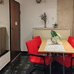 Parklake 4 With 6 Beds Accomodates 9 People Entire * 布加勒斯特