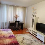 Parklake 4 With 6 Beds Accomodates 9 People Entire 布加勒斯特
