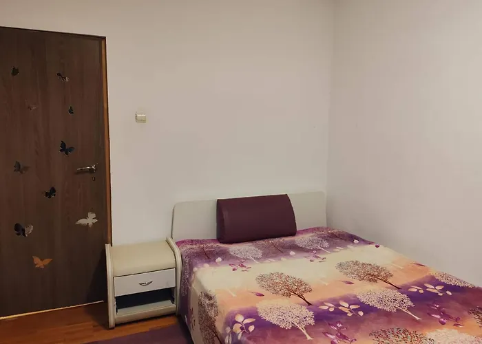 Parklake 4 With 6 Beds Accomodates 9 People Entire Apartament *